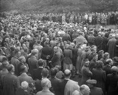 Herdenking Goirle 1945-08-15 - publiek