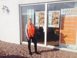Liselotte Franssen – du Maine opent officieel het LRG kieshuis aan de Veertels 5 in Riel